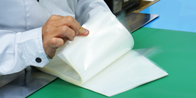 窪津製袋 検品作業